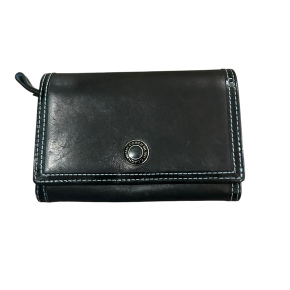 Coach Handbags - Vintage y2K COACH black leather wallet